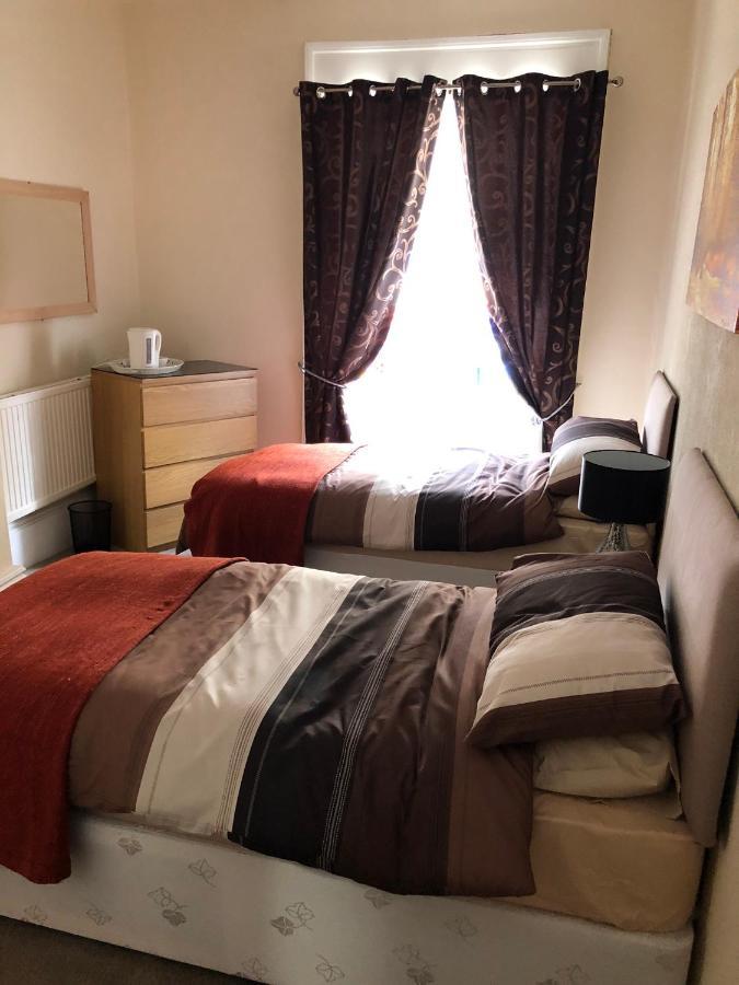 Wellington Tavern Accommodation Дьюсбери Экстерьер фото