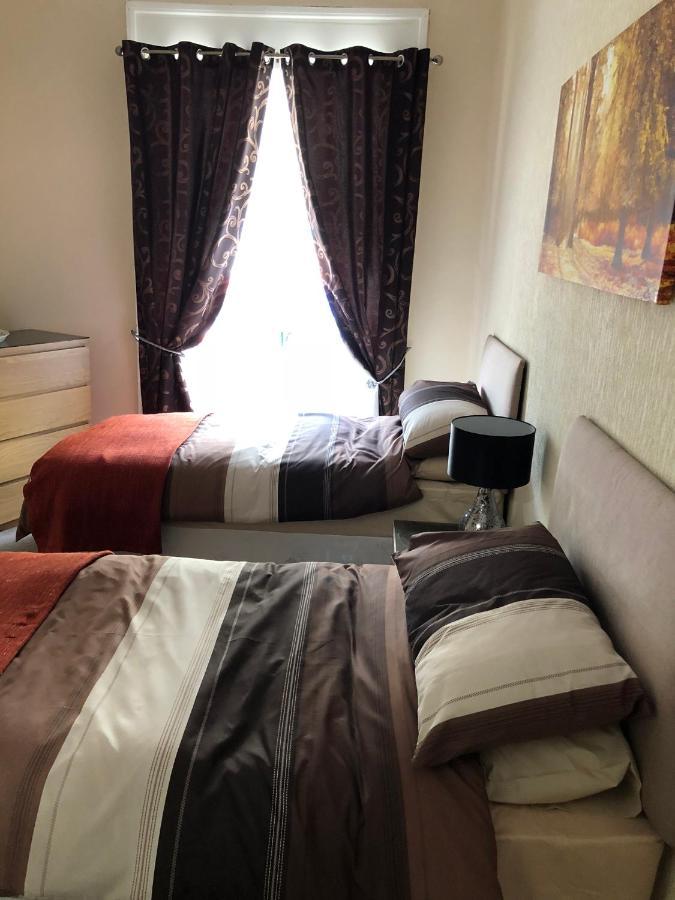 Wellington Tavern Accommodation Дьюсбери Экстерьер фото